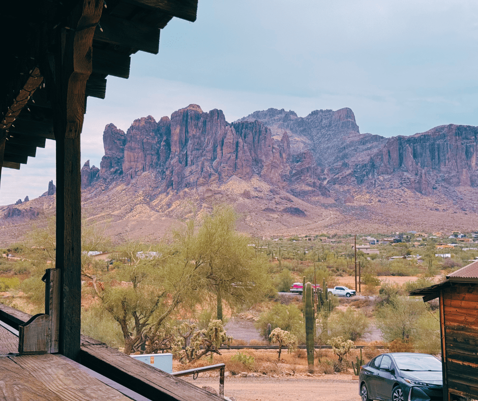 A Day Trip to Goldfield Ghost Town – A Little Western Fun with&nbsp;Lucy